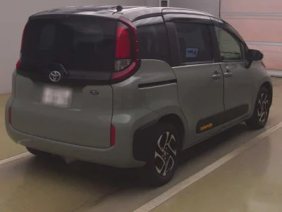 Toyota Sienta