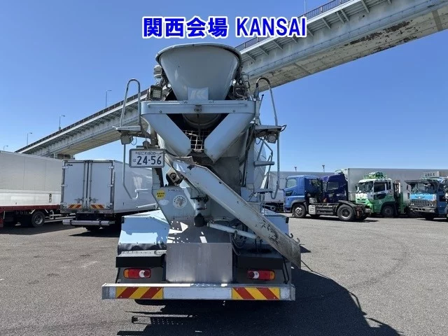 NISSAN DIESEL (UD) QUON  с аукциона в Японии