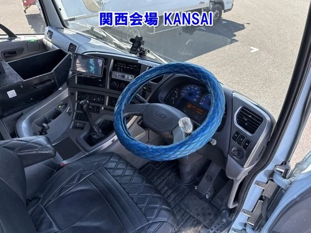 NISSAN DIESEL (UD) QUON  с аукциона в Японии