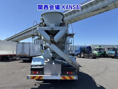 NISSAN DIESEL (UD) QUON