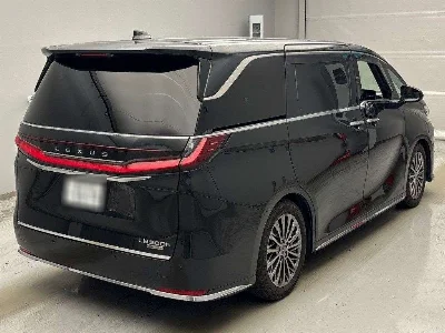 Lexus LM500h