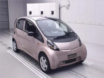 Mitsubishi i