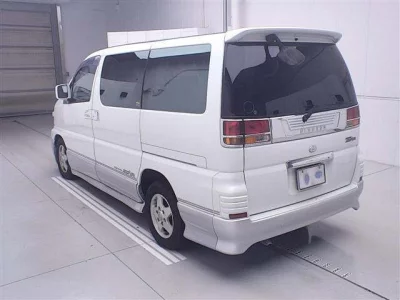 Nissan Elgrand