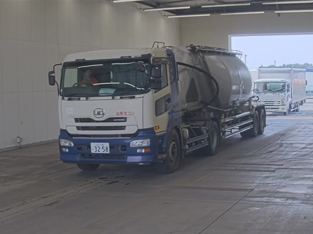 NISSAN DIESEL (UD) QUON  с аукциона в Японии