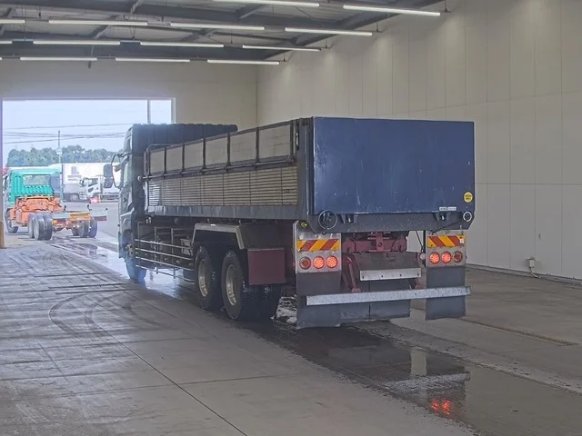 NISSAN DIESEL (UD) QUON  с аукциона в Японии