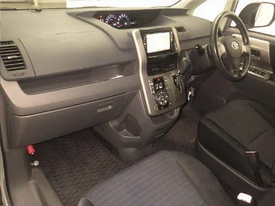 Статистика аукционов Toyota Voxy