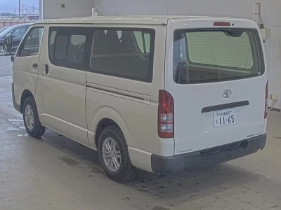 Toyota HiAce Van
