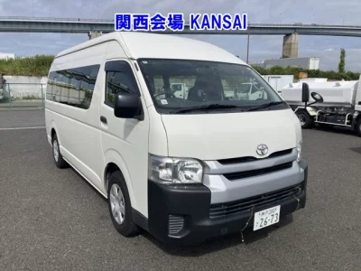 Toyota HiAce Commuter