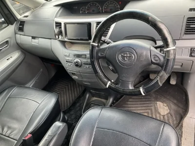Статистика аукционов Toyota Voxy