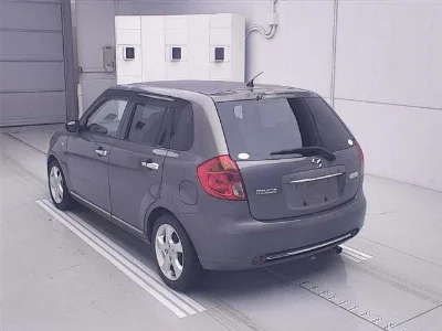 Mazda Verisa