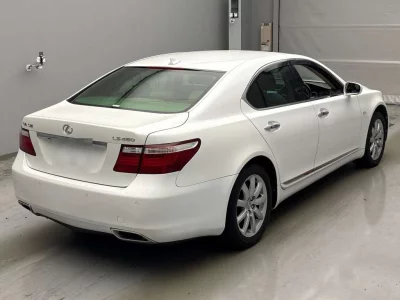 Lexus LS460L