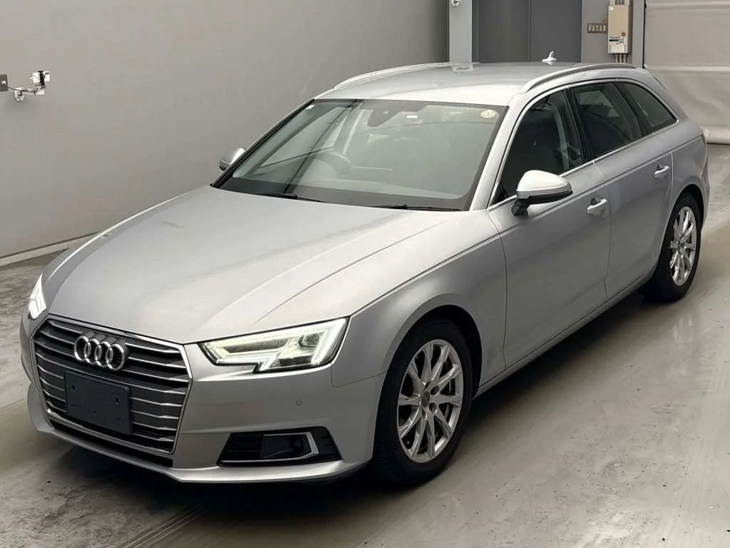 Audi A4 Avant  с аукциона в Японии