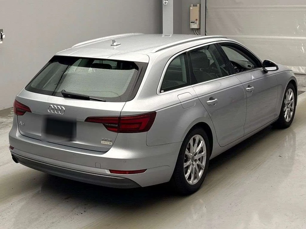 Audi A4 Avant  с аукциона в Японии