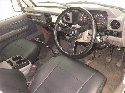Toyota LAND CRUISER 70