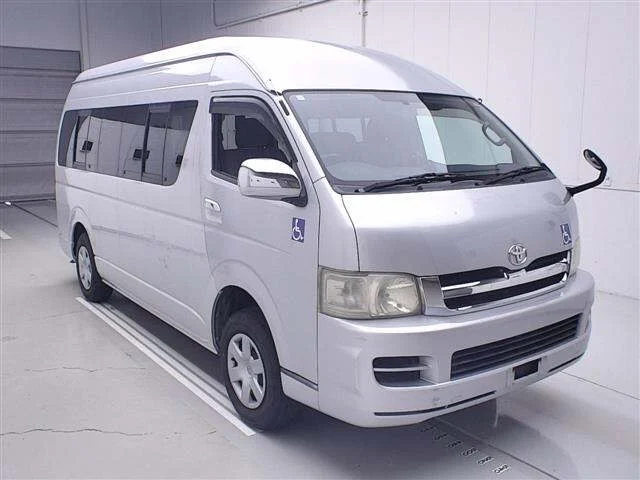 Toyota HiAce Commuter  с аукциона в Японии