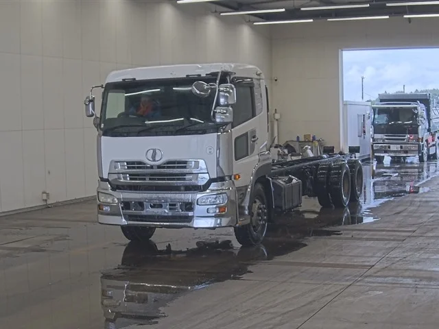 NISSAN DIESEL (UD) QUON  с аукциона в Японии