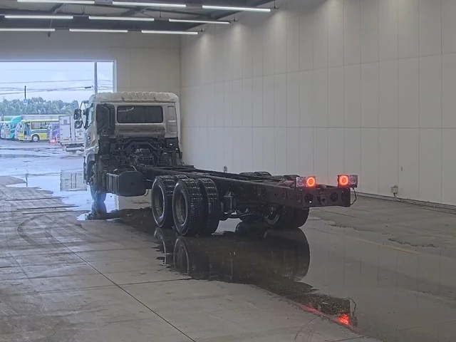 NISSAN DIESEL (UD) QUON  с аукциона в Японии