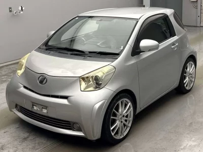 Toyota iQ