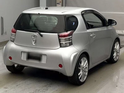 Toyota iQ