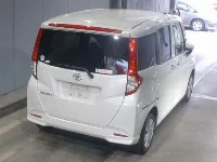 Цена авто Toyota Roomy с аукционов Японии, номер кузова M900A, пробег 61 000, оценка 8