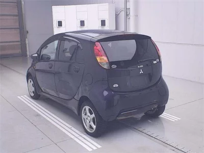 Mitsubishi i