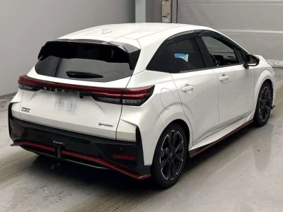 Nissan Aura