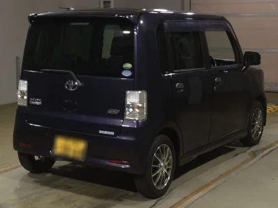 Toyota Pixis Space