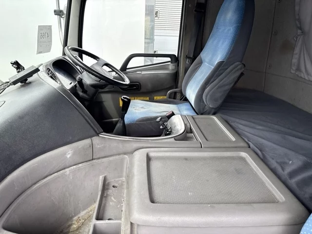 NISSAN DIESEL (UD) QUON  с аукциона в Японии