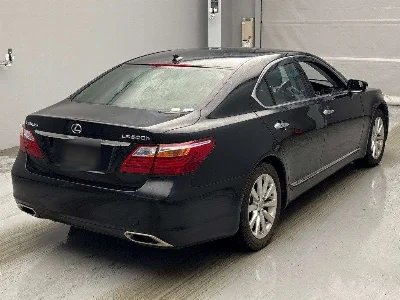 Lexus LS600h