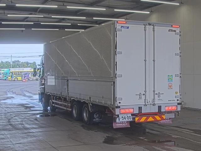 NISSAN DIESEL (UD) QUON  с аукциона в Японии