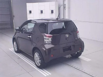 Toyota iQ