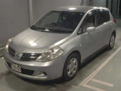 NISSAN TIIDA