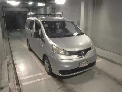 NISSAN NV200