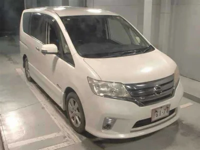 NISSAN SERENA