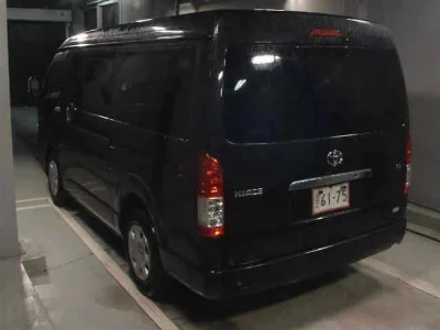 TOYOTA HIACE