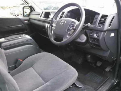 TOYOTA HIACE