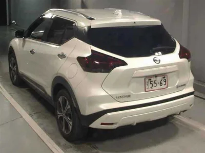 NISSAN KICKS