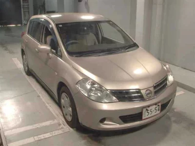 NISSAN TIIDA