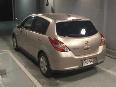 NISSAN TIIDA