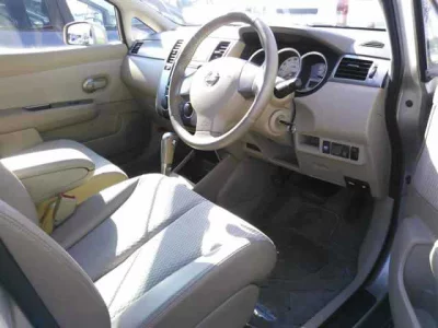 NISSAN TIIDA