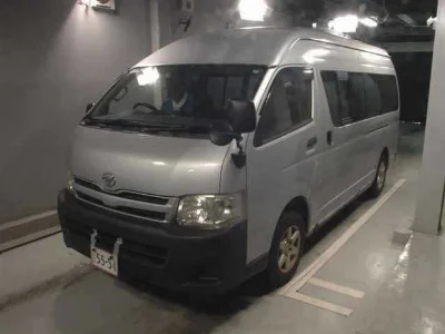 TOYOTA REGIUS VAN