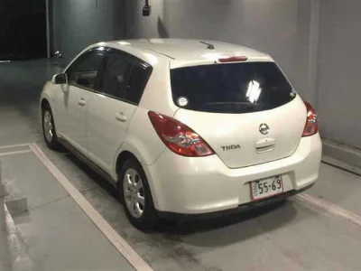 NISSAN TIIDA