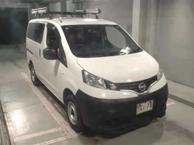 NISSAN NV200