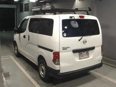 NISSAN NV200
