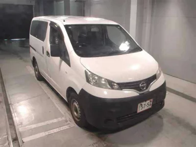 NISSAN NV200