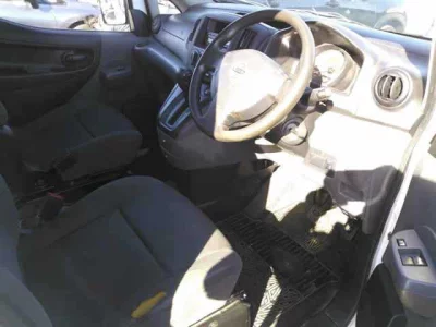NISSAN NV200