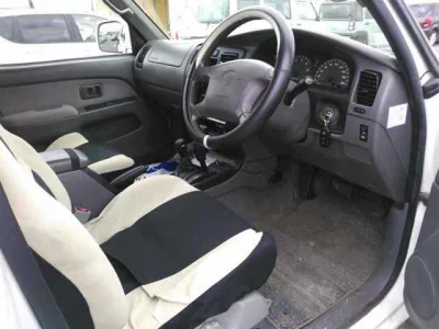 TOYOTA HILUX SURF