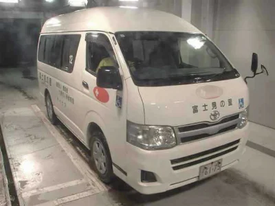 TOYOTA HIACE VAN