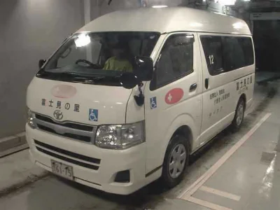TOYOTA HIACE VAN