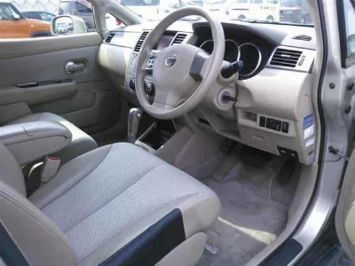 NISSAN TIIDA